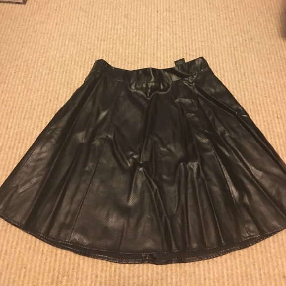 leather skirt