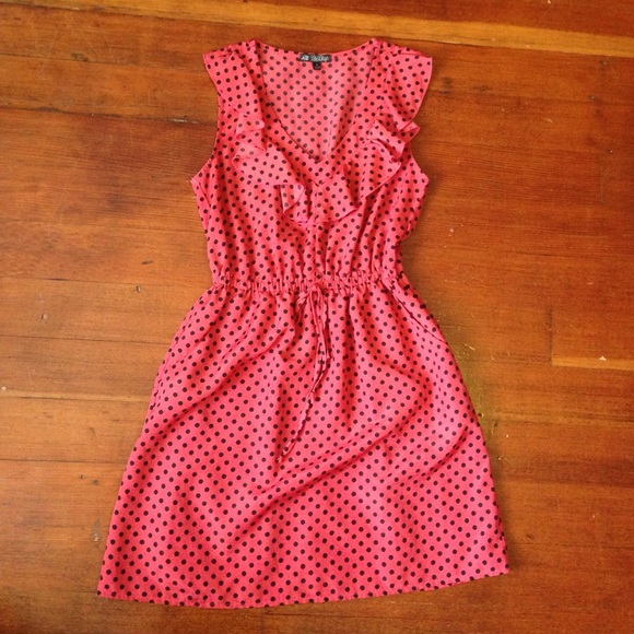 Perfect little Ruffle Dress - Picture 1 of 4