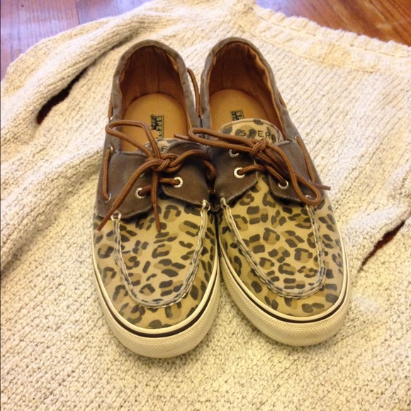 Leopard print Sperry shoes