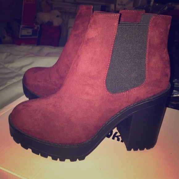 Red platform boots ❗️❗️