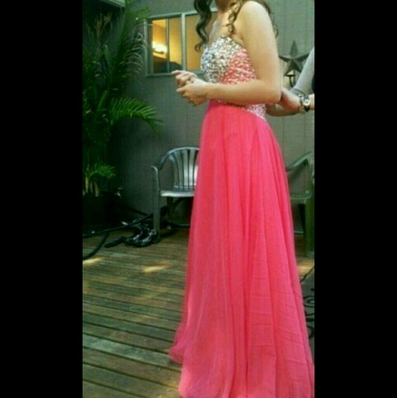 Coral Sweetheart Neck Prom Dress - Picture 2 of 4