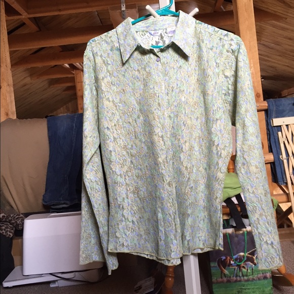 Brand new 20X brand women's shirt size L
