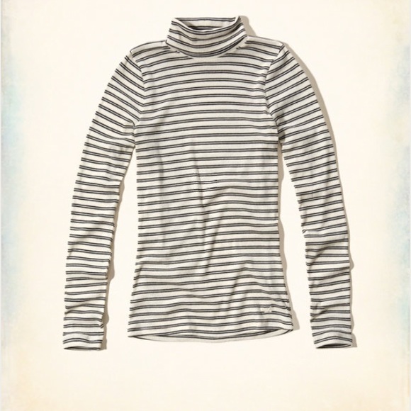 Hollister Turtleneck