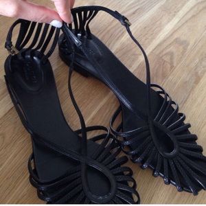 Gucci Strappy Flat Sandal (w dust bag)
