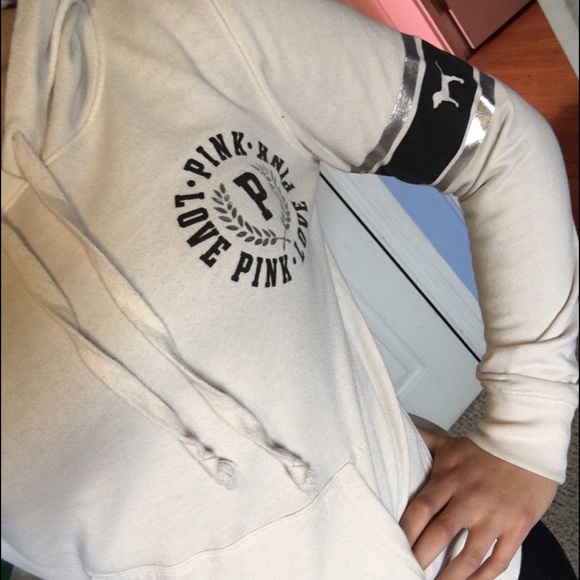 🚫🚫🚫SOLD🚫🚫!!!RARE!!! Victoria Secret Pullover - Picture 3 of 4