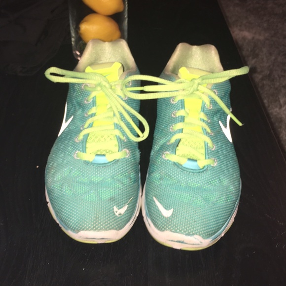Green Nike free runs tri fit 3 breathe
