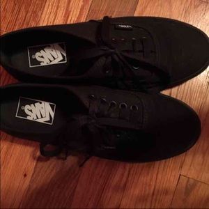 Black lo pro vans