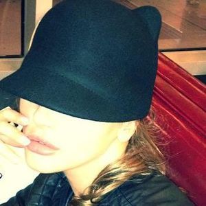 Meet your Posher, Viktoria