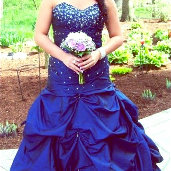 Prom dress - Picture 1 of 3