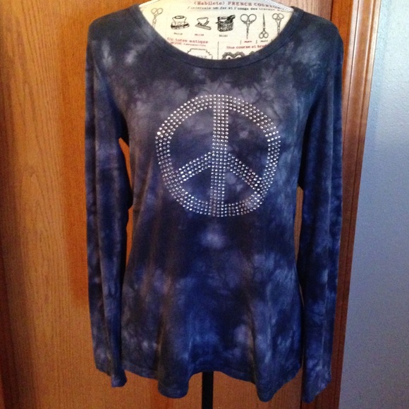 Eye Catching Rhinestone Peace Symbol