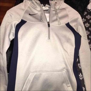 Nike hoodie therma fit