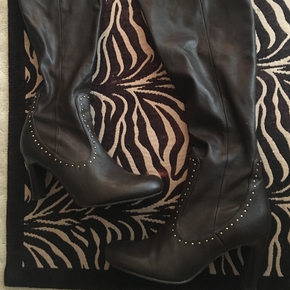 Franco Sarto knee high dark brown leather boots - Picture 2 of 3