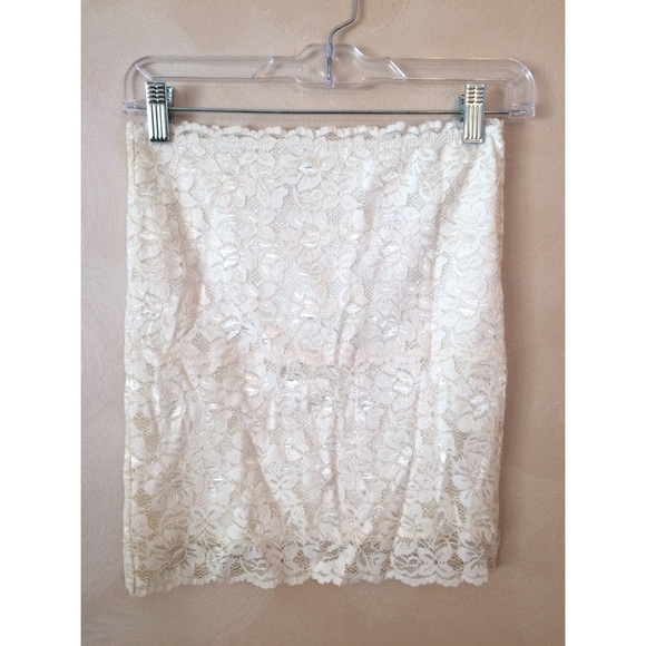 White lace pencil skirt