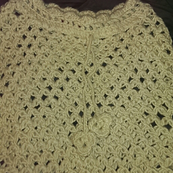 SOLD!! Cream knit poncho - Picture 2 of 4