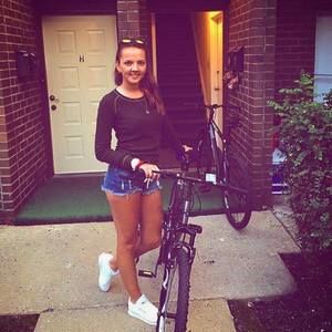 Meet your Posher, Dilara