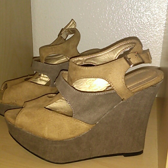 SOLD SOLD SOLD!  Wedges,  suede. Worn inve.