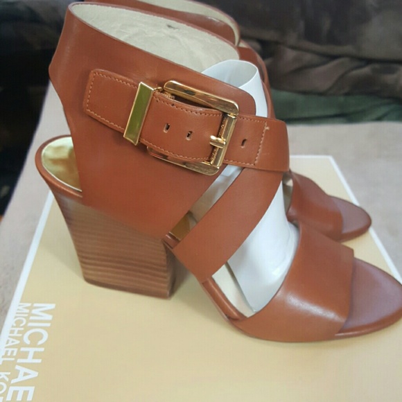 Michael kors sandal heel