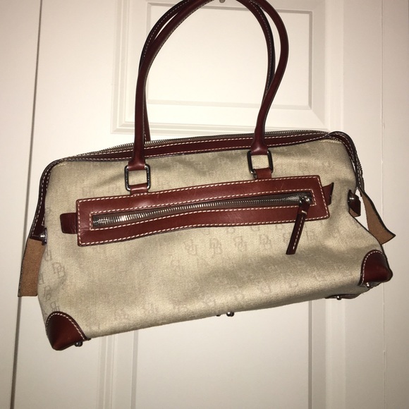 Dooney and Bourke bag - Picture 2 of 4