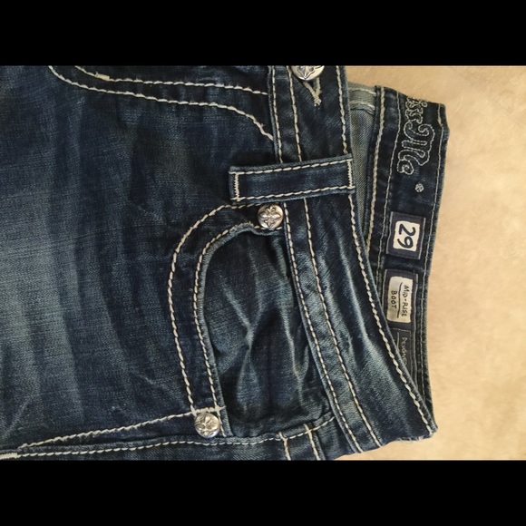 Size 29 low rise boot cut Miss Me Jeans!