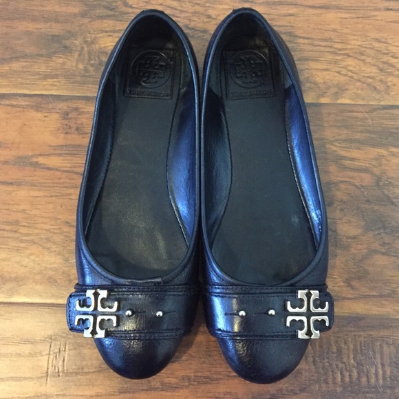 ‼️SOLD‼️Tory burch black gold flats - Picture 2 of 3