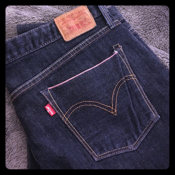 Dark boyfriend skinny Levi's