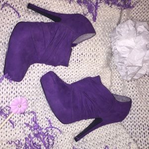🚨FridayNight special🚨💜 Purple 💜Guess booties💜