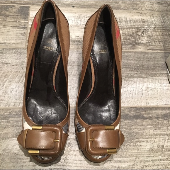 Burberry Pumps