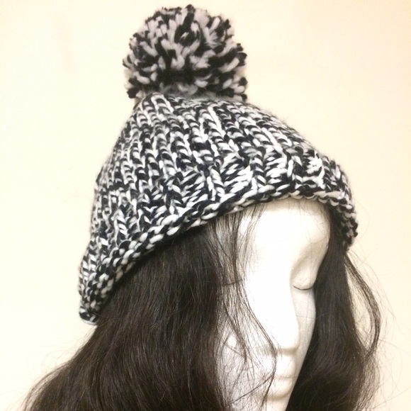 Pom hat