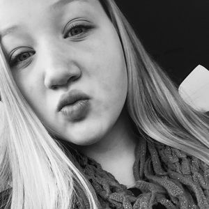 Meet your Posher, Addy