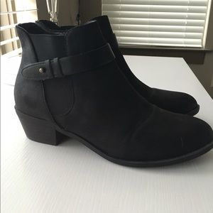 Madden Girl Black Booties. 6.5