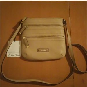 🎀CALVIN KLEIN🎀 brand new cross body purse