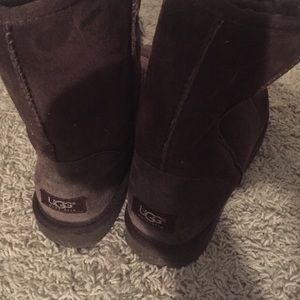 Barely Worn Short Chestnut Brown Uggs