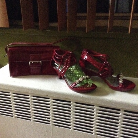 BE THE LADY IN RED HEELS