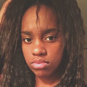 Meet your Posher, Nia