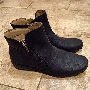 Easy Spirit booties NWOT- cute and comfortable
