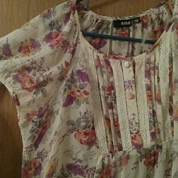 🔴SOLD🔴 Sheer Floral Peasant Top - Picture 2 of 4