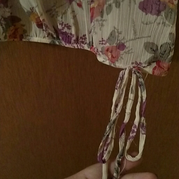 🔴SOLD🔴 Sheer Floral Peasant Top - Picture 3 of 4