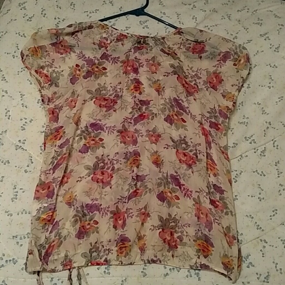 🔴SOLD🔴 Sheer Floral Peasant Top - Picture 4 of 4