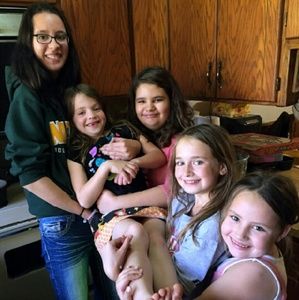 Meet your Posher, Fayth