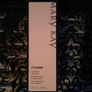 MaryKay Age Fighting Moisturizer Normal - Dry Skin