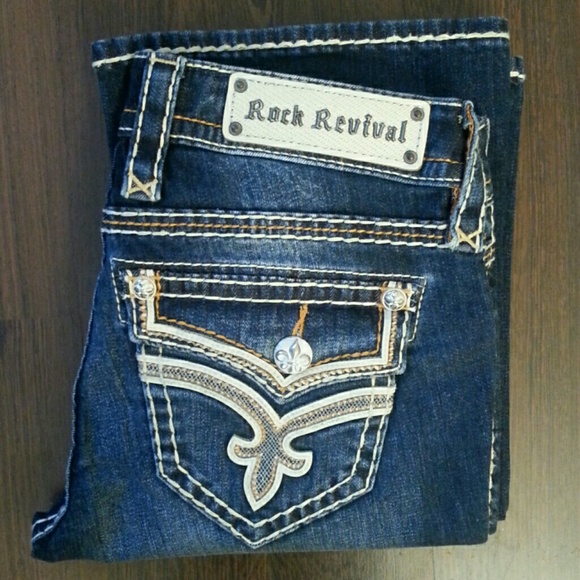 NWOT ROCK REVIVAL 26x32 FABIOLA BOOT