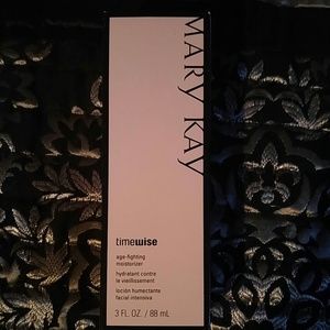 MaryKay Age Fighting Moisturizer Oily - Combo Skin