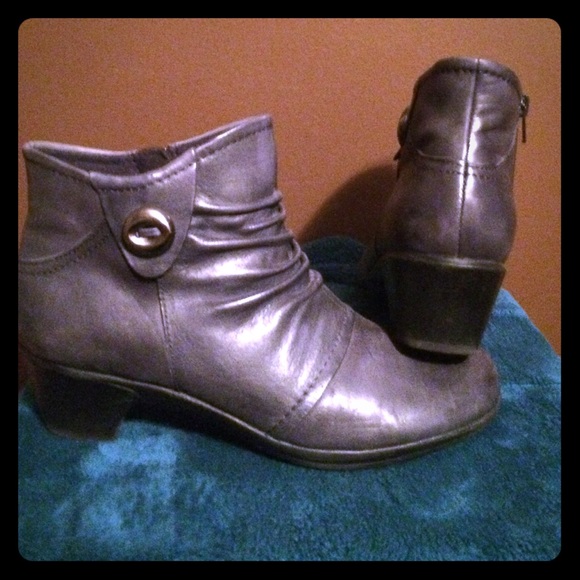 Earth Origins Mallory Ankle Boots