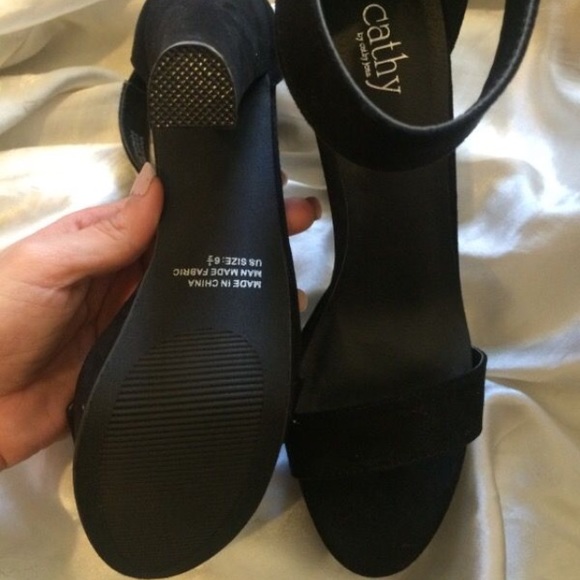 Suede Heels 😍 - Picture 3 of 4