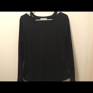 Cutout shoulder long sleeved