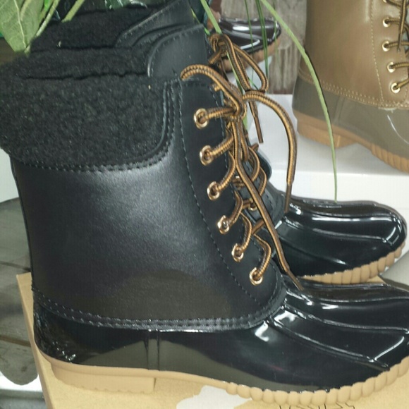 solid black duck boots