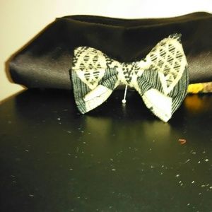 Bow tie