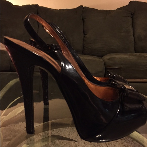 BCBG pumps