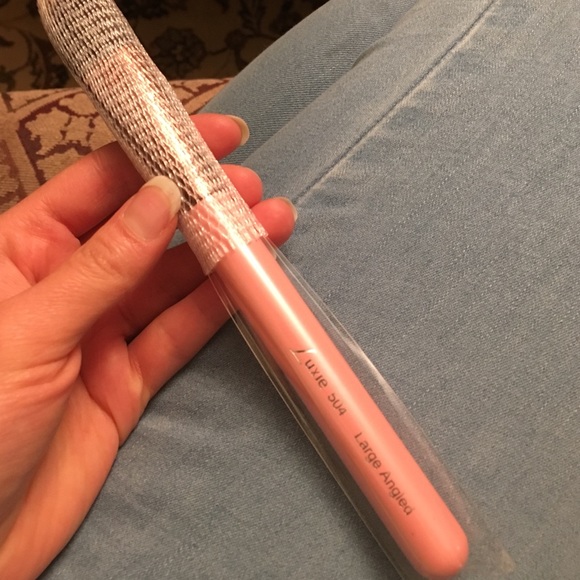 Brand New Luxie contour brush