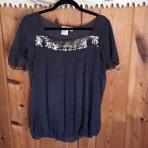 Gray blouse, sequins at top,